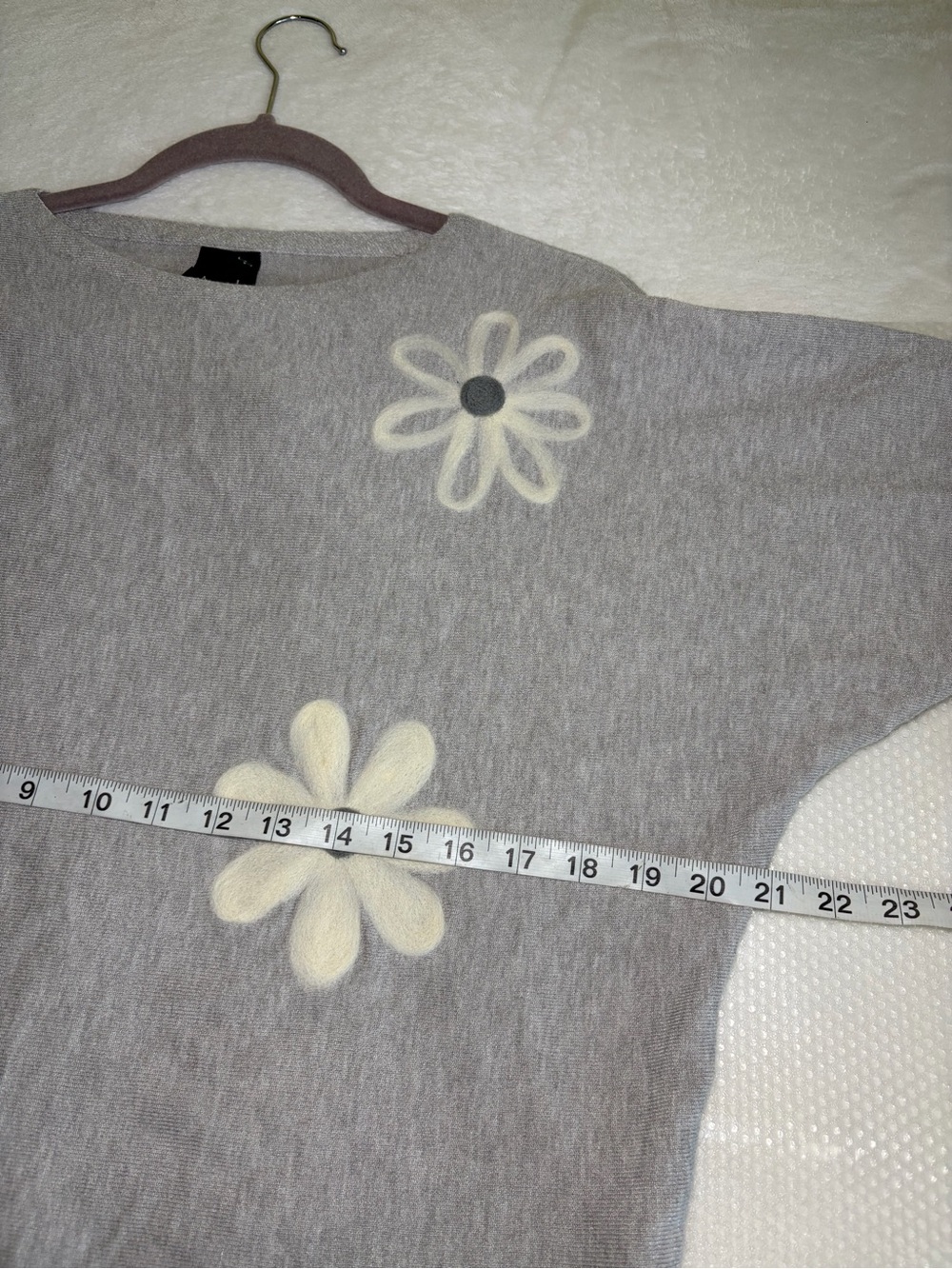 Aaeda Light Gray Floral Crew Neck knit Bat Sleeve Sweater Sz M - Picture 5 of 6